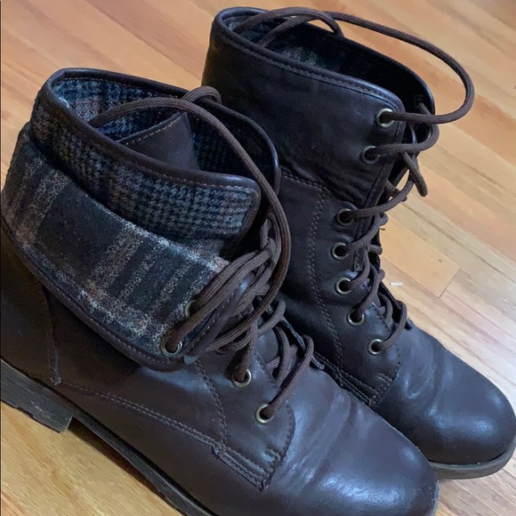 Brown ankle boots - Picture 2 of 2
